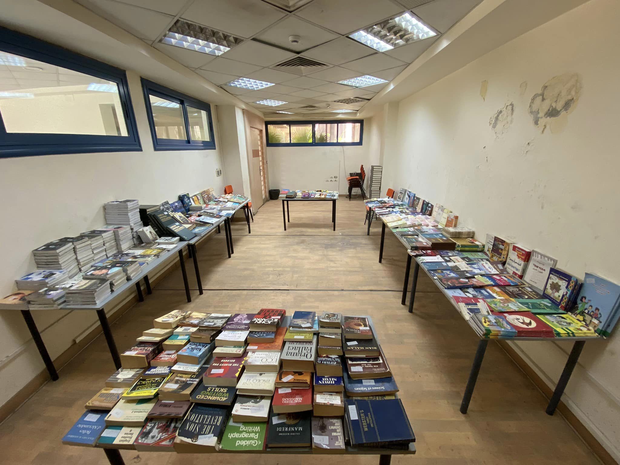  افتتاح معرض بيع الكتب بأسعار رمزية بمكتبة المستقبل